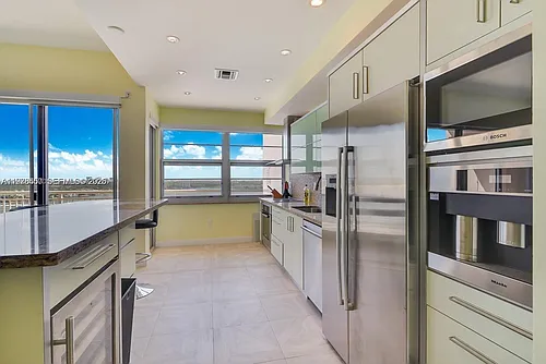 18031 Biscayne Blvd #Penthouse 01 Photo 1