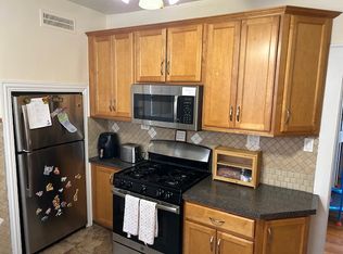 5501 W Balmoral Ave #2E, Chicago, IL 60630