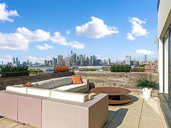 2nd image of 255 Columbia St Unit Penthouse