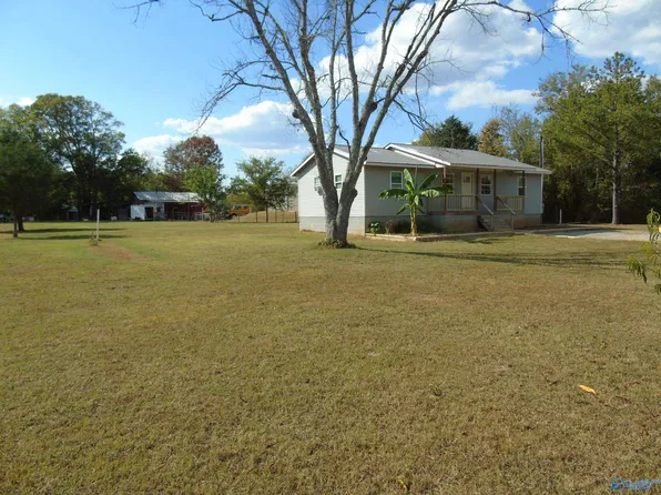 39 Gore Rd, Laceys Spring, AL 35754
