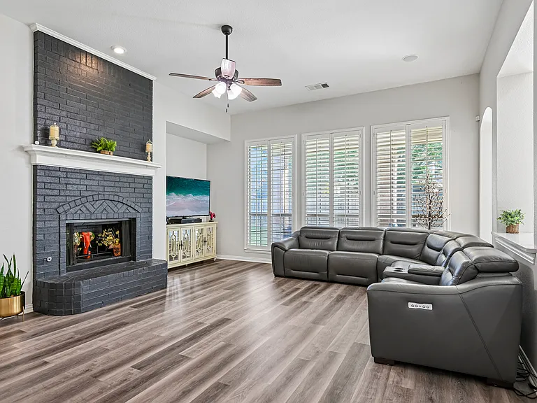 837 Moss Cliff Cir — Photo 6