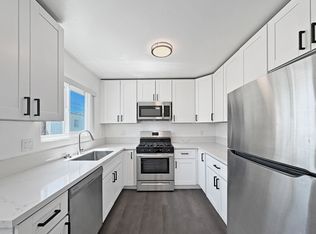 Bright & Modern 2B/1BA Upstairs Unit in the Heart of Normal Heights with 2-Car Garage!, San Diego, CA 92104