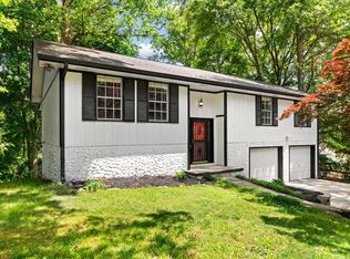 604 Pine Oaks Dr, Tunnel Hill, GA 30755