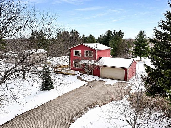 2nd image of 6162 Hollyberry Ln