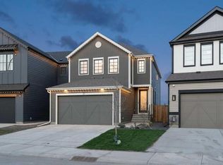 70 NW Savoy Lndg SE, Calgary, AB T3S 0G6