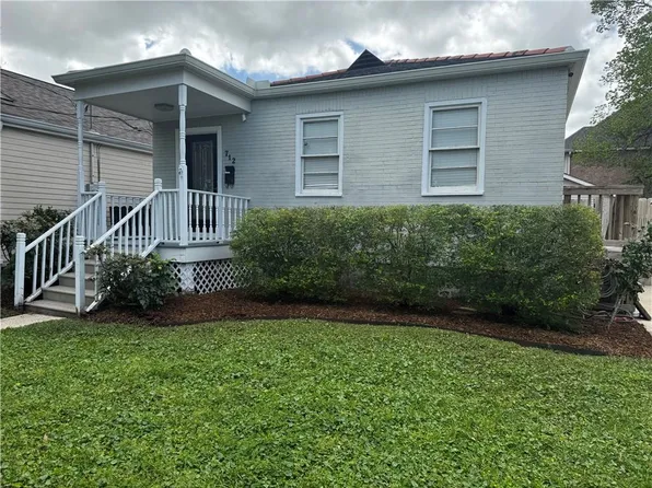 712 Metairie Lawn Dr, Metairie, LA 70001