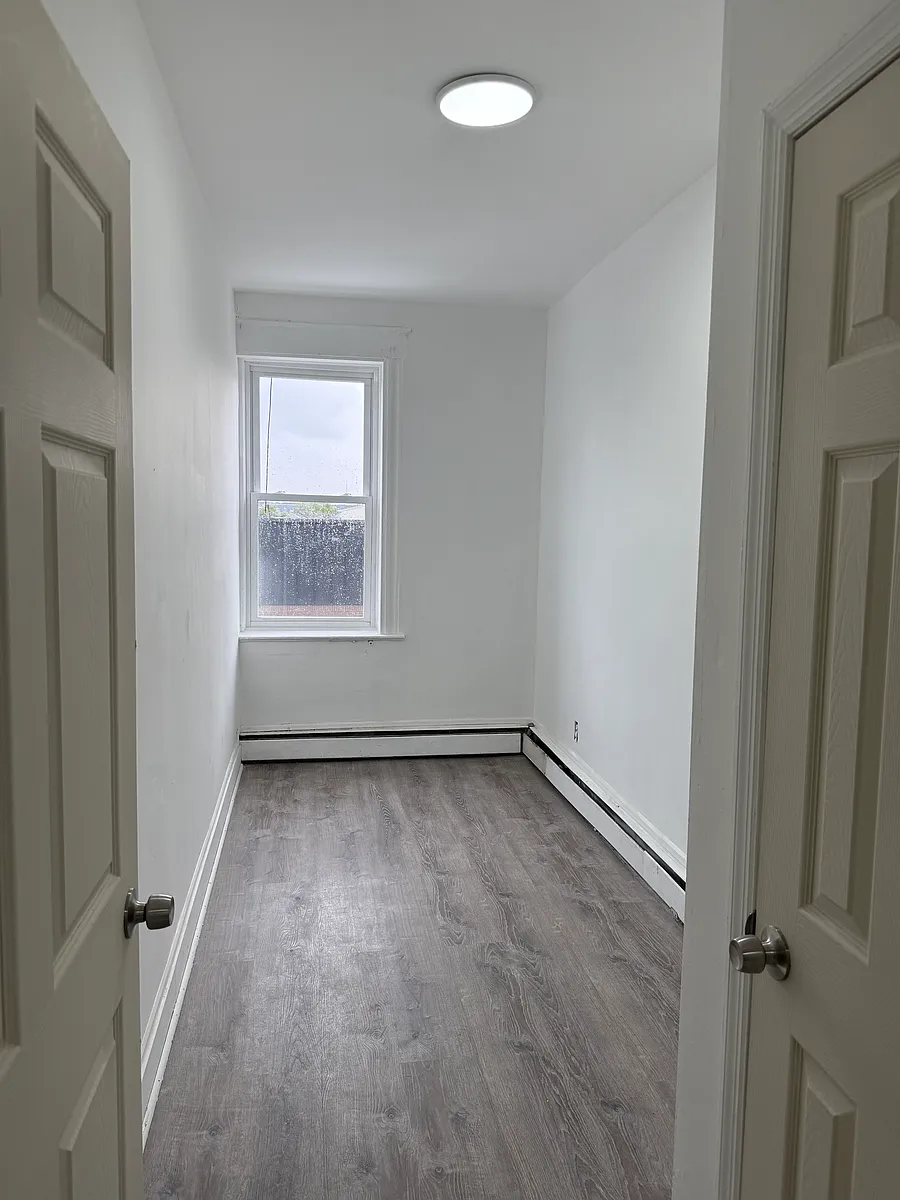 Building Photo - 179 Ferry St #3