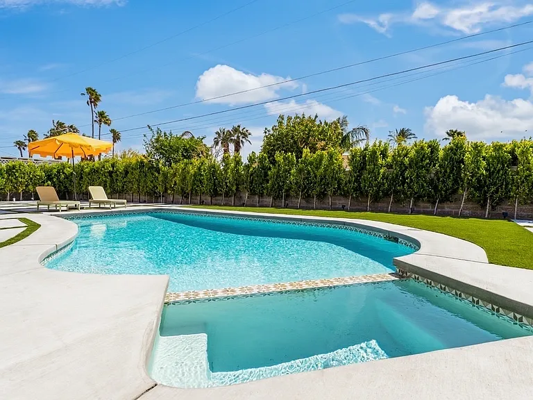2240 N San Gorgonio Rd — Photo 25