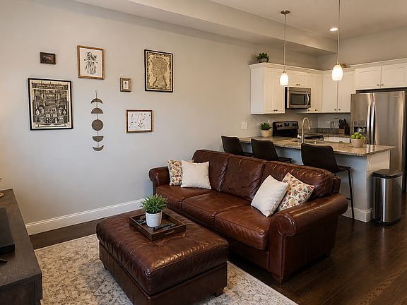 3rd image of 10 Merrymount Rd APT 401