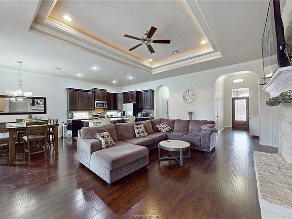 4th image of 2507 Hailes Ln