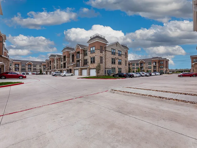 Luxia Grand Prairie — Photo 27