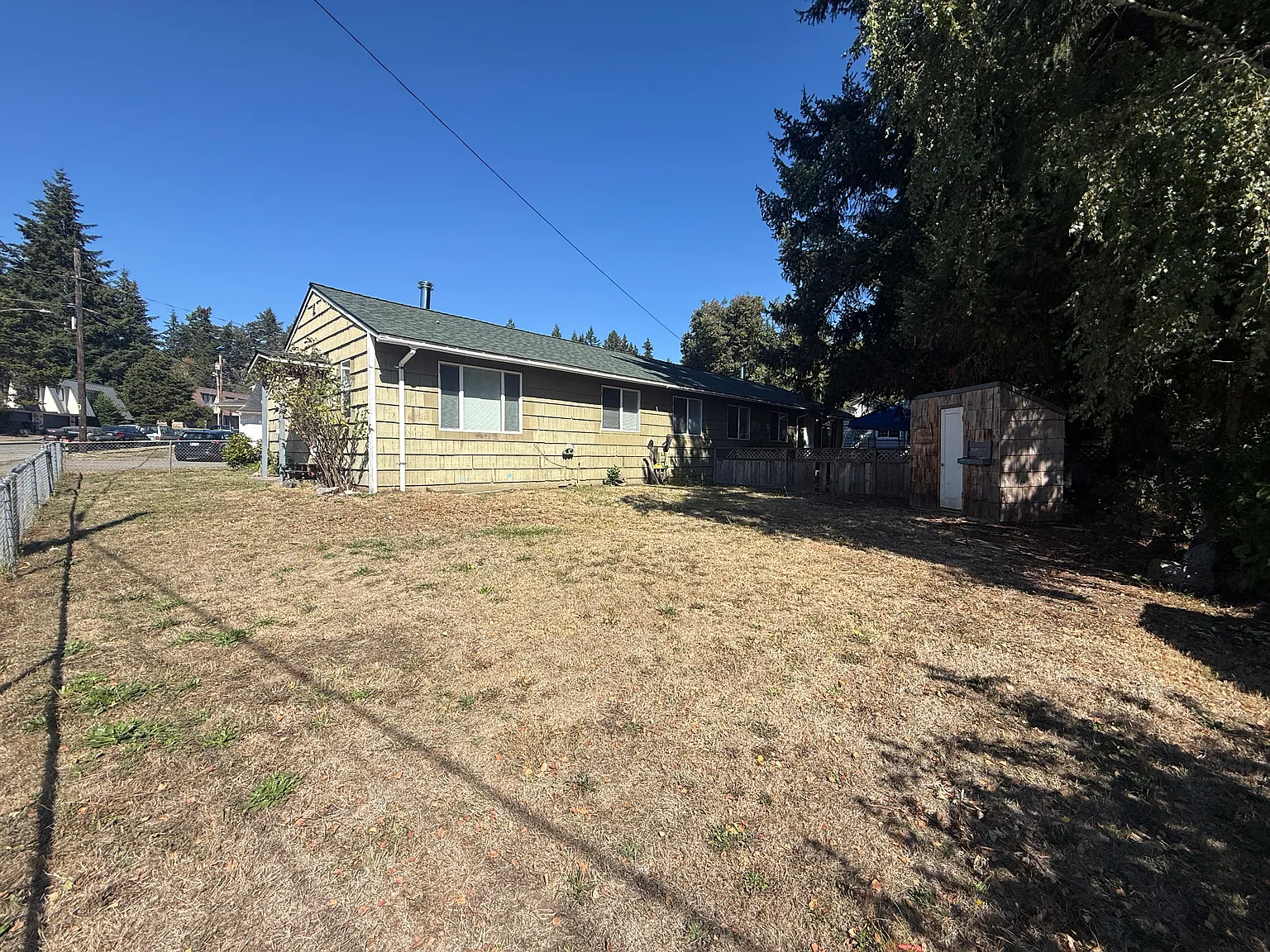 3 bed, 900 sqft, $1,500 — Photo 1