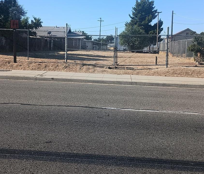 1st image of 311 W Whitesbridge Ave