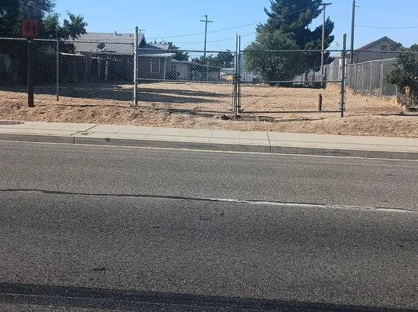 311 W Whitesbridge Ave, Fresno, CA 93706