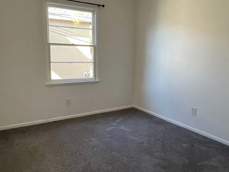 4221 Duquesne Ave — Photo 15