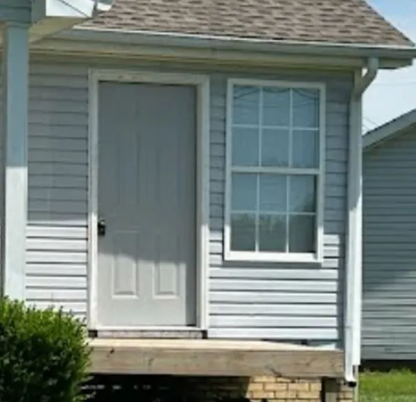 100 Waterford Dr — Photo 1