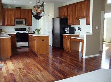 3rd image of 131 Hunter Dr