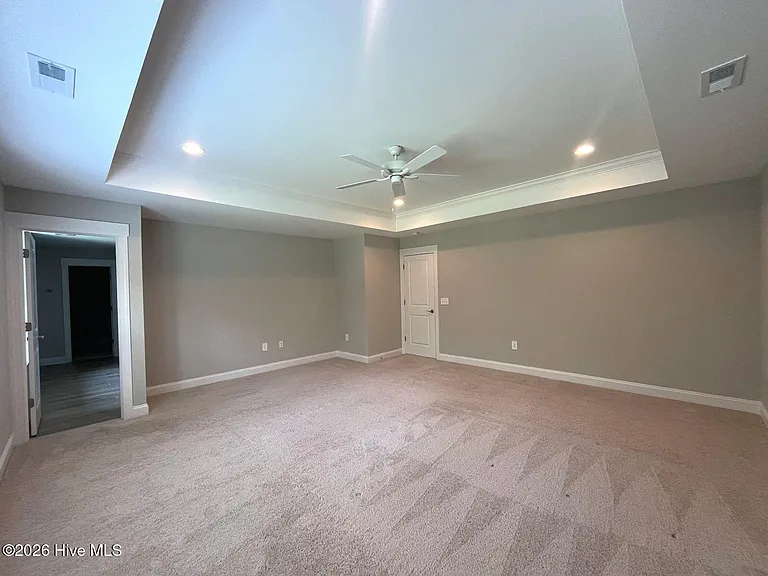 404 Endicott Ct — Photo 25