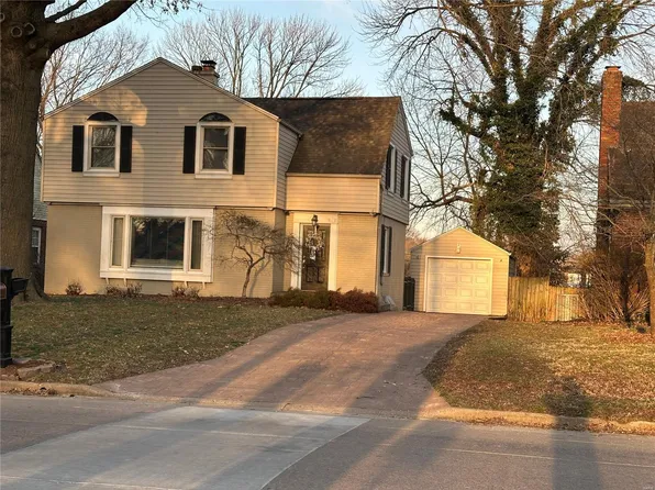 851 N Cape Rock Dr, Cape Girardeau, MO 63701