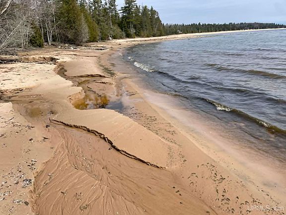 3rd image of Peninsula Acres Rd