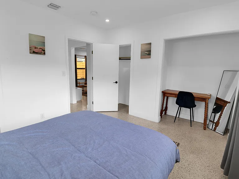 210 SW 11th St #1 — Photo 9