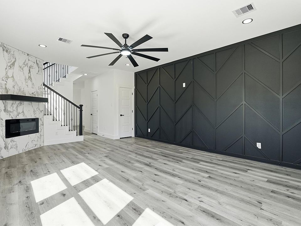 1st image of 116 S 3rd St