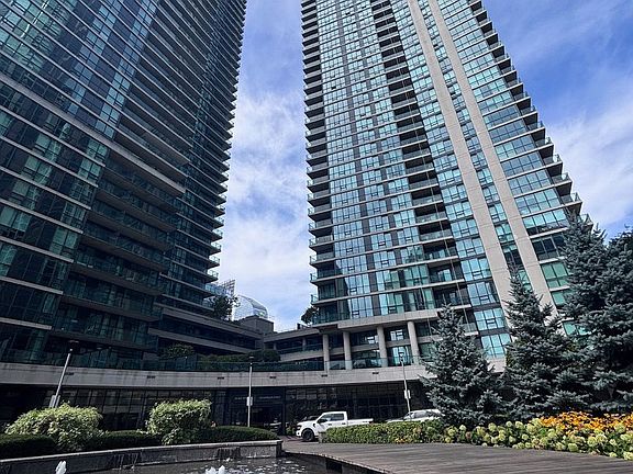 2nd image of 16 Harbour St #3707