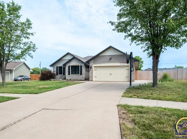 2335 SE Oakwood Dr, Topeka, KS 66605