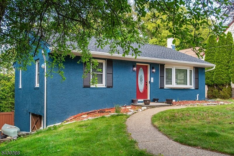 1st image of 110 Belleview Ave