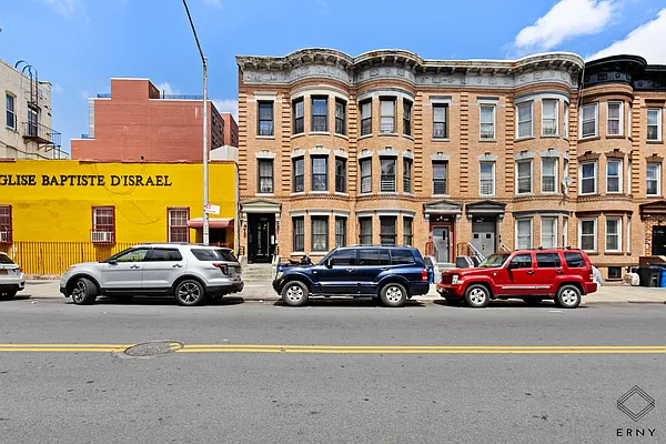 Rented by ERNY LLC | media 15