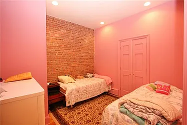 Rented by R New York