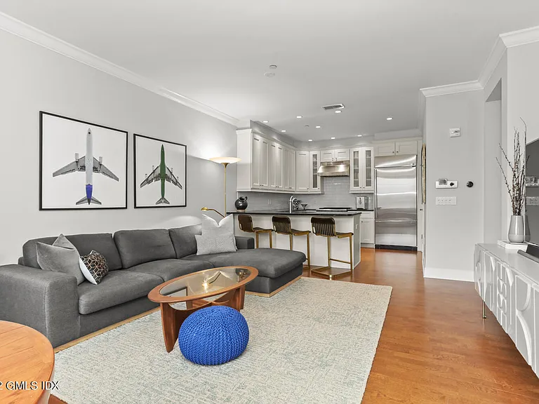 77 Havemeyer Ln #314 — Photo 4