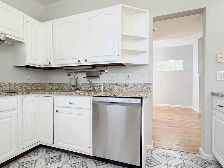 2934 Champa St — Photo 11