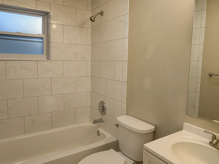 257 Poe Ave — Photo 7