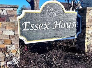 6086 Essex House Sq #B, Alexandria, VA 22310