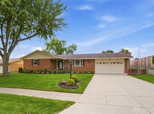742 Greenview Dr, Tipp City, OH 45371