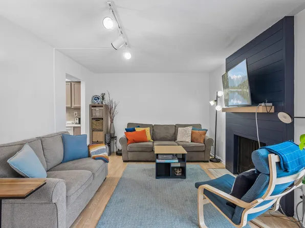 8857 42nd Ave N, New Hope, MN 55427