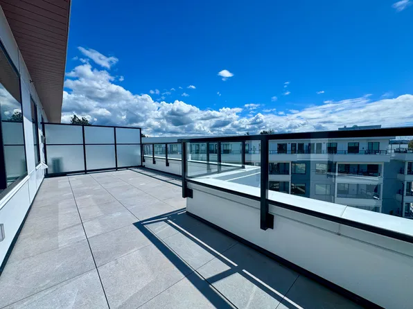 19310 Fraser Hwy, Surrey, BC V3S 6K6