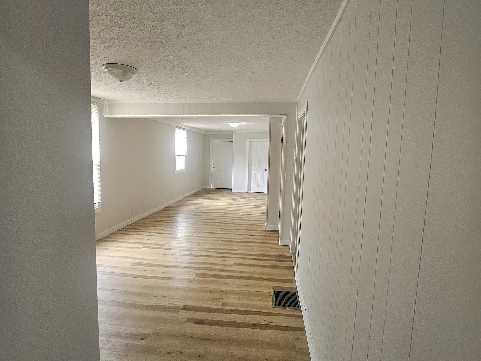 921 N 2nd Ave — Photo 4