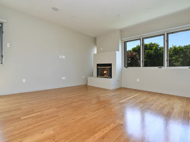 744 Marine St — Photo 39