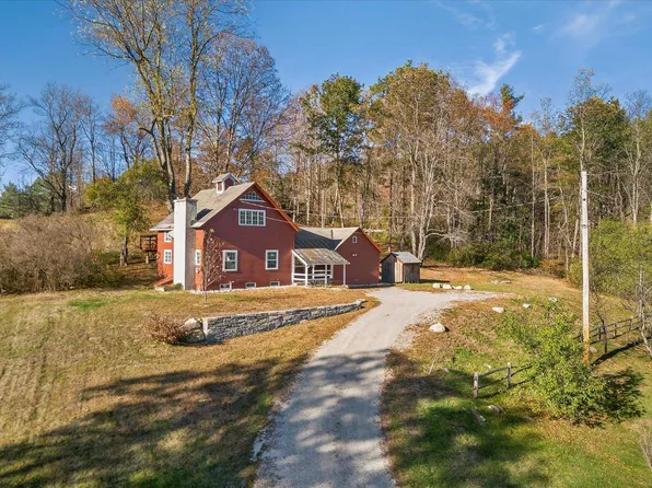 25 Old School Street, Londonderry, VT 05155