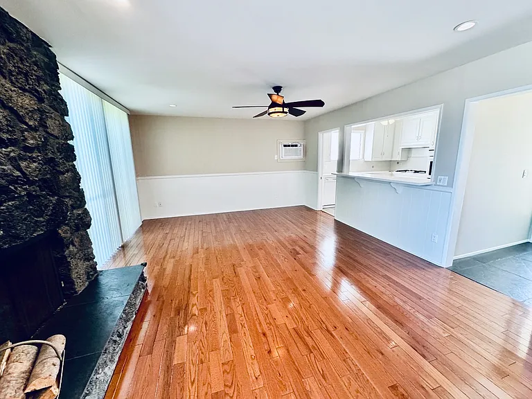 2714 W Clark Ave #F3 — Photo 3