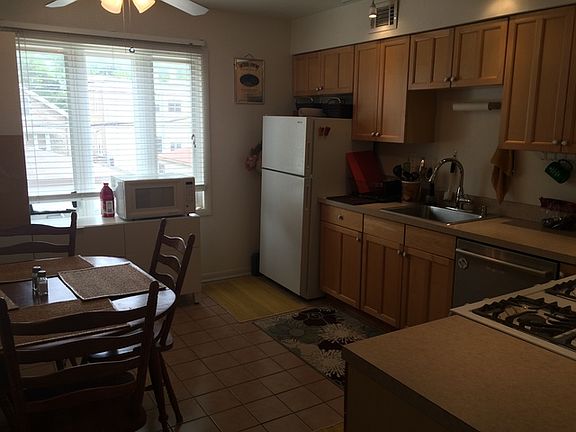 2nd image of 2716 W Montrose Ave APT 2C