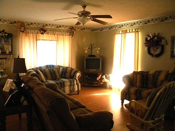 5th image of 530 Pinecrest Ln
