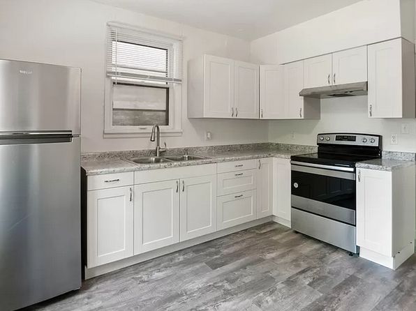 1010 E 6th St #1, Duluth, MN 55805 – 2-bedroom rental in Duluth