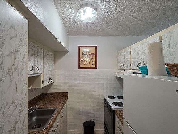 5th image of 15610 NE 6th Avenue #21D