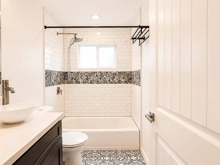 6055 Bonner Ave — Photo 5
