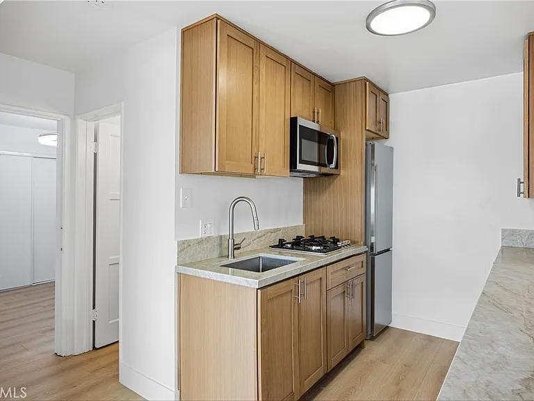 210 Cypress Dr — Photo 7