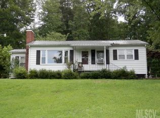 111 SE Foothill Dr, Lenoir, NC 28645