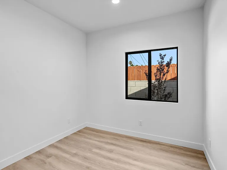 4437 Phelan Ave #B — Photo 3